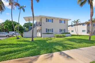 821 Lighthouse Dr, Unit A in North Palm Beach, FL - Building Photo - Building Photo