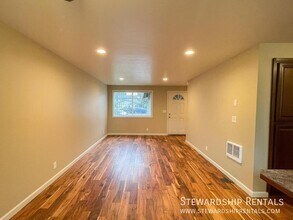 723 W Quinalt St in Springfield, OR - Building Photo - Building Photo