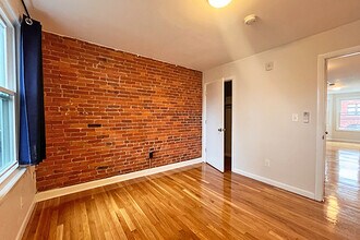 155 Broadway, Unit 02 in Somerville, MA - Building Photo - Building Photo