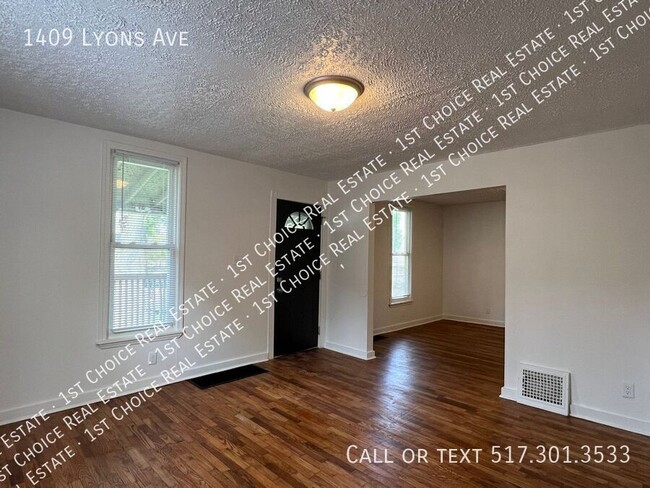 1409 Lyons Ave in Lansing, MI - Building Photo - Building Photo