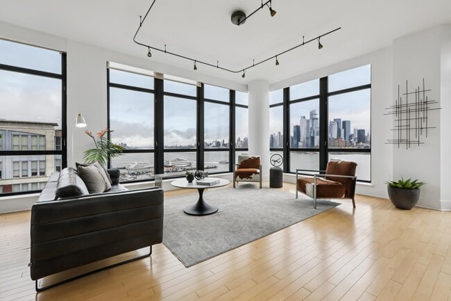 property at 1025 Maxwell Ln