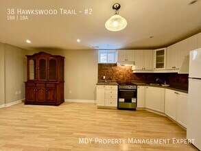 38 Hawkswood Trail in Hamilton, ON - Building Photo - Building Photo