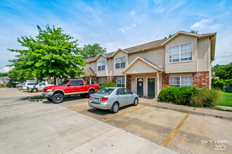 Curtis Street Townhomes in Fayetteville, AR - Building Photo - Building Photo