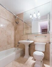 47 E 1st St, Unit 1R in New York, NY - Building Photo - Building Photo