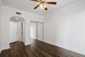 2299 Lone Star Dr, Unit 233 in Sugar Land, TX - Building Photo - Building Photo