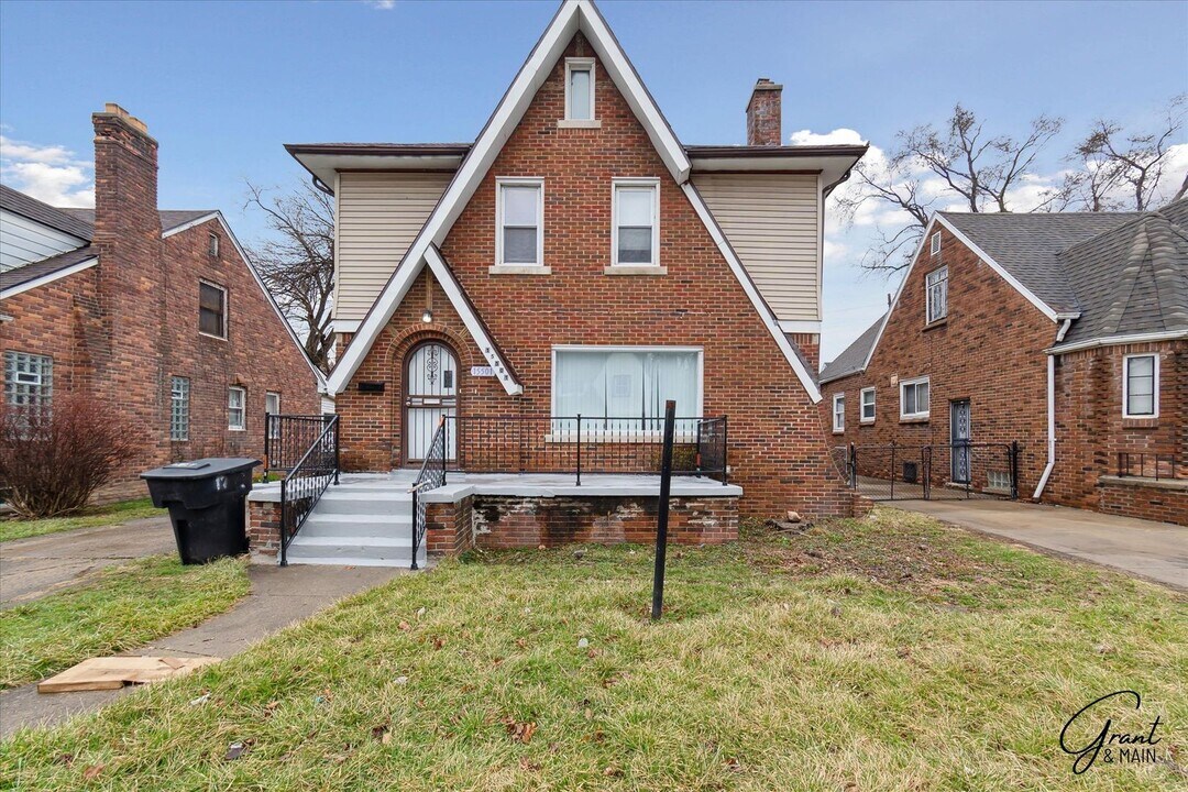 15501 Asbury Park in Detroit, MI - Building Photo