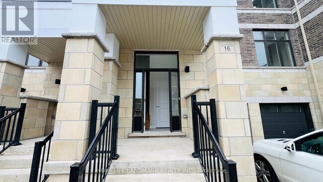 16 George Bales Ln in Richmond Hill, ON - Building Photo - Building Photo
