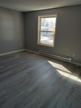 12 Airport Rd, Unit 8-4 in Fulton, NY - Foto de edificio - Building Photo