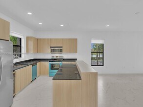 6130 SW 36th Ct in Miramar, FL - Building Photo - Building Photo