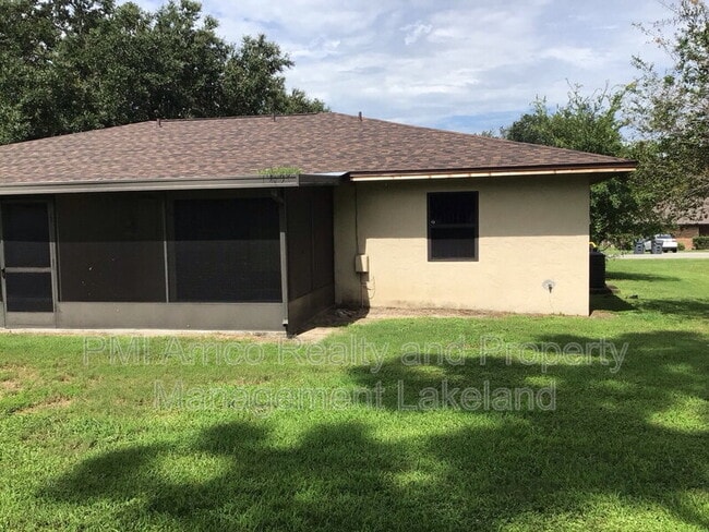 property at 3213 Julia Ct