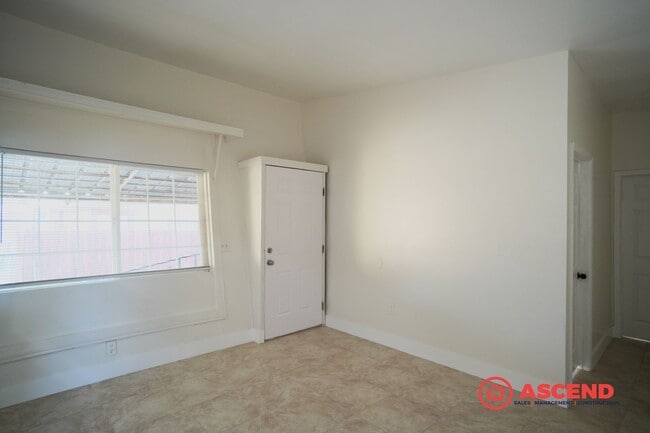 190 Price St in Bakersfield, CA - Building Photo - Building Photo