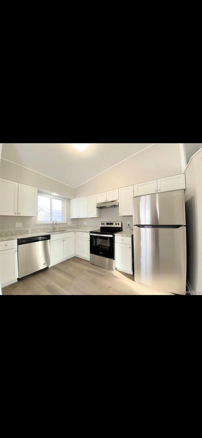 22837 Sunnyside St in St. Clair Shores, MI - Building Photo - Building Photo