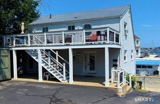 249 Pequot Ave in New London, CT - Building Photo