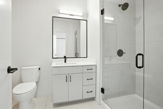 83 E Wacker Pl in Chicago, IL - Building Photo - Building Photo