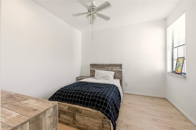 property at 14978 Summit Pl Cir