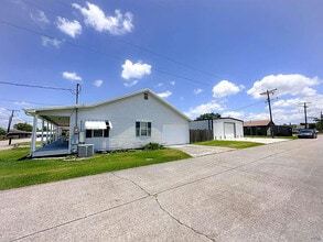 129 Grace St in Houma, LA - Building Photo - Building Photo