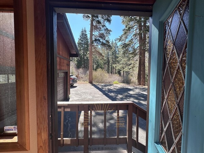 966 Chipmunk Ct in Incline Village, NV - Building Photo - Building Photo