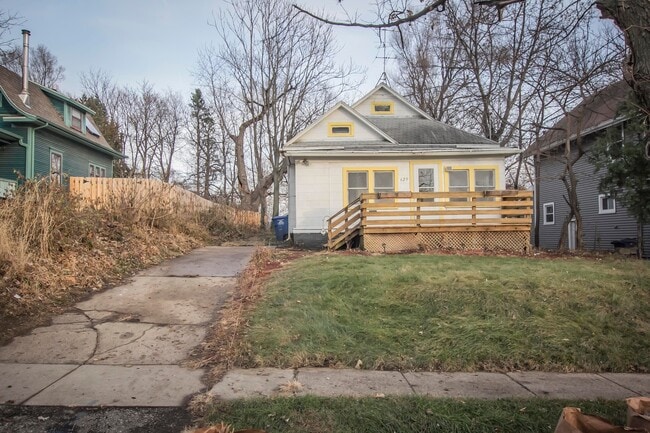 property at 629 37th St