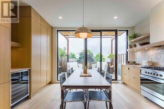 37 West St in Prince Edward, ON - Building Photo - Building Photo