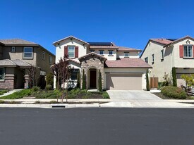 217 Brush Creek Dr in Brentwood, CA - Building Photo