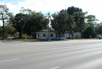 350 Clearwater-Largo Rd in Largo, FL - Foto de edificio - Building Photo