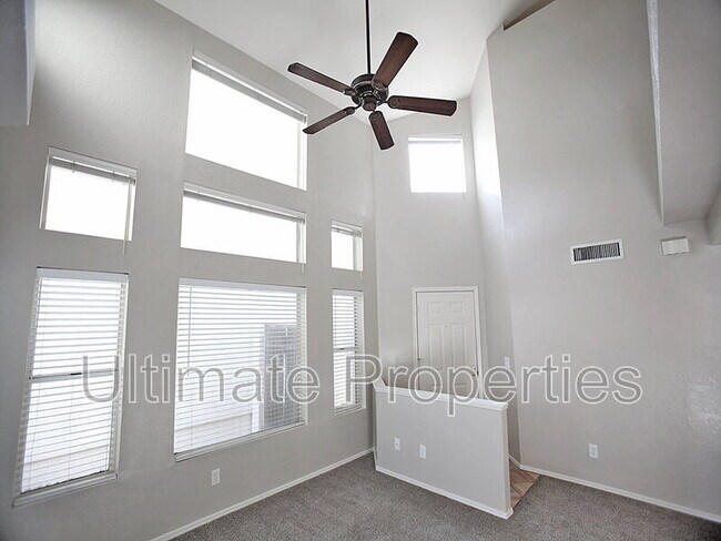 14249 N 23rd St in Phoenix, AZ - Foto de edificio - Building Photo