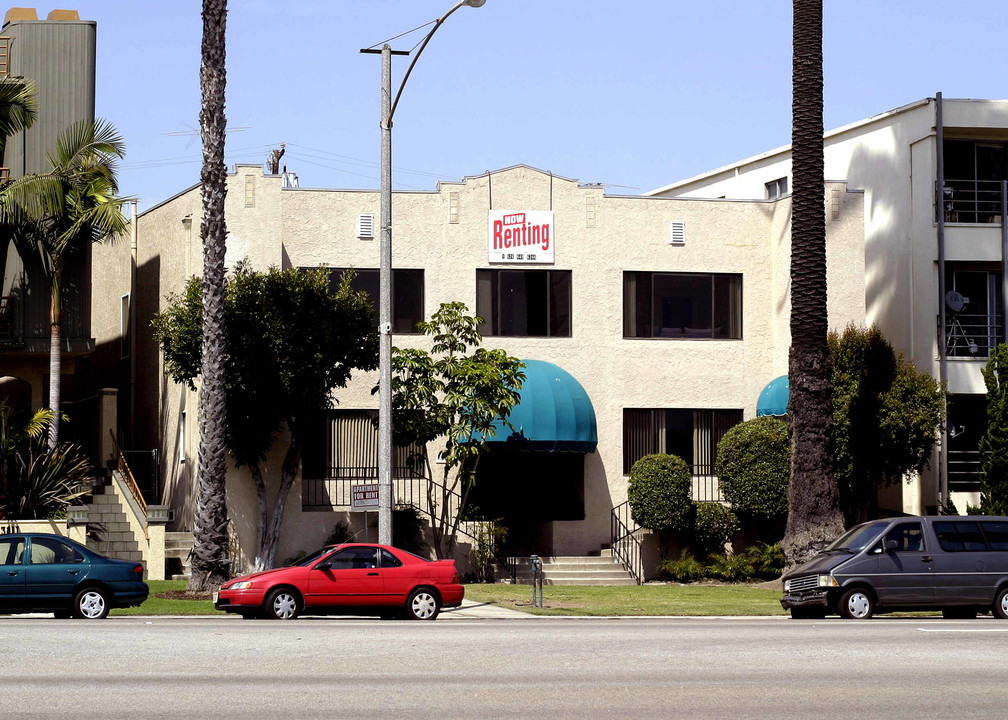 SeaGlass Apartments in Long Beach, CA - Building Photo