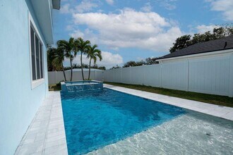 100 Norwood Rd in Jupiter, FL - Building Photo - Building Photo