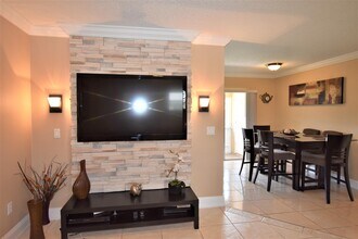 5064 Michigan Ave in West Palm Beach, FL - Building Photo - Building Photo
