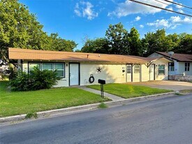 1120 W Frey in Stephenville, TX - Building Photo