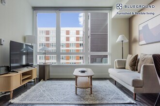 19888 40th Ave W, Unit GO FL5-ID952 in Lynnwood, WA - Foto de edificio - Building Photo