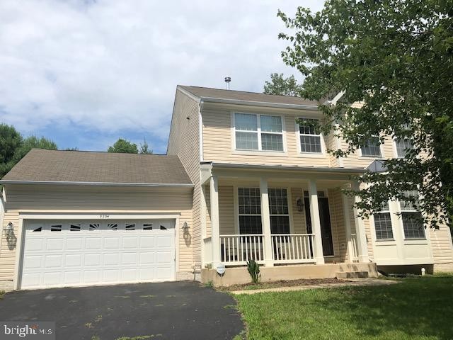 9294 Matthew Dr in Manassas Park, VA - Building Photo