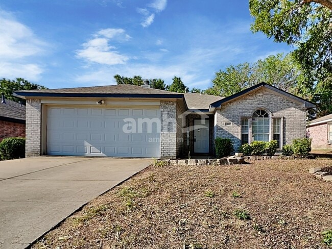 property at 916 Dixon Ln
