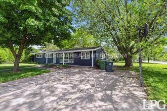 804 Village Trail in Maumee, OH - Building Photo - Building Photo