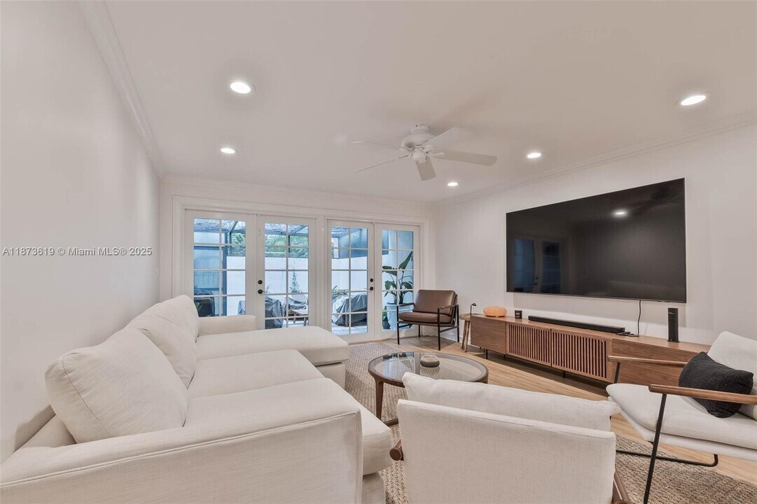 825 SE 2nd St in Fort Lauderdale, FL - Building Photo
