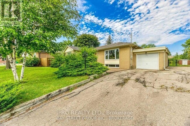 1333 Sheldon Ave in Oakville, ON - Building Photo - Building Photo