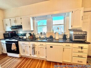 2 Corinne Rd in Boston, MA - Building Photo - Building Photo
