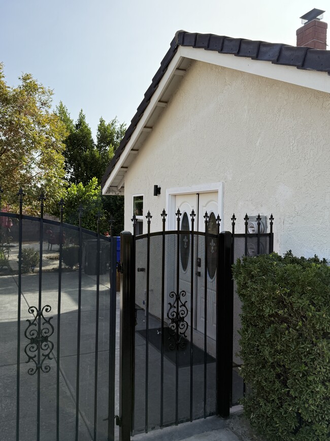 property at 631 N Brierwood Ave