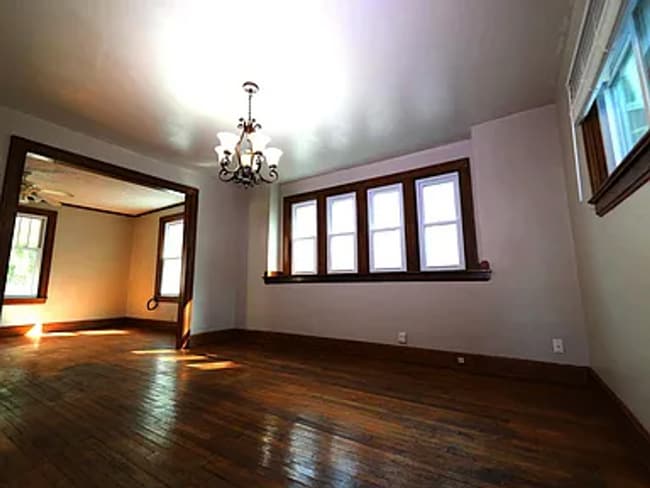 910 S 25th St in Omaha, NE - Building Photo - Building Photo