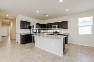 18360 W Artemisa Ave in Surprise, AZ - Foto de edificio - Building Photo