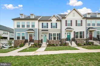 10132 Lake Linganore Blvd in New Market, MD - Building Photo - Building Photo