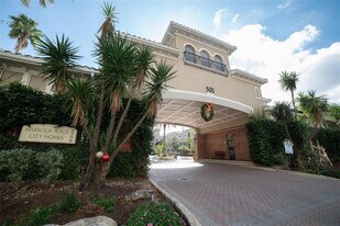 501 Knights Run Ave in Tampa, FL - Building Photo