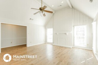 8018 Cross Village Dr, Unit 202 in Germantown, TN - Building Photo - Building Photo