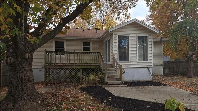 518 SE Timbercreek Ln in Lee's Summit, MO - Building Photo - Building Photo