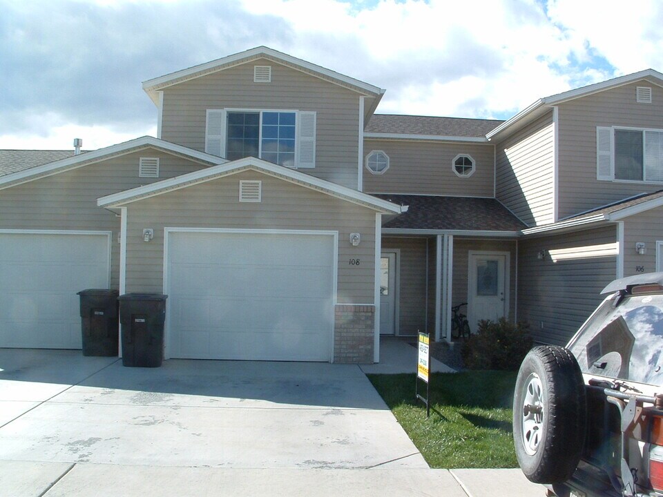 105 Pullman St in Montrose, CO - Building Photo