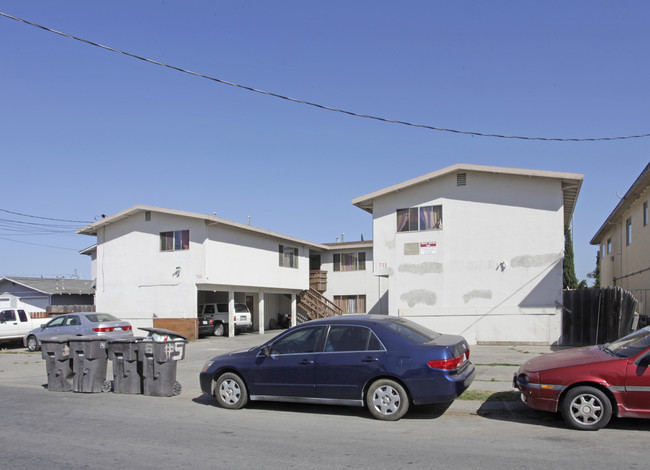 733 Kilbreth Ave in Salinas, CA - Foto de edificio - Building Photo