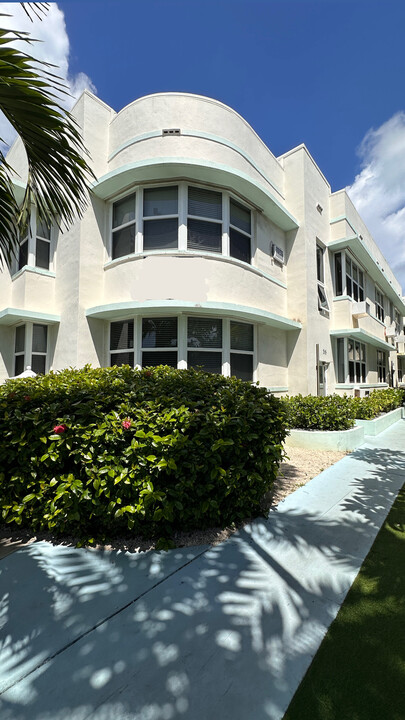 327 W 28th St, Unit 1 in Miami Beach, FL - Building Photo