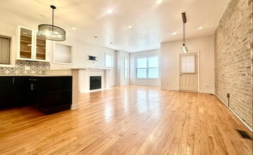 5739 S Michigan Ave in Chicago, IL - Building Photo - Building Photo