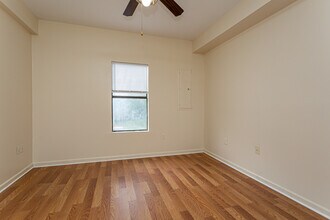 College Park Apartments - 4 Bedroom only! in Baton Rouge, LA - Foto de edificio - Interior Photo