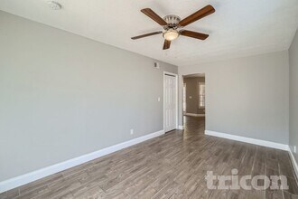 2860 Denmarsh Ct in Palm Harbor, FL - Foto de edificio - Building Photo